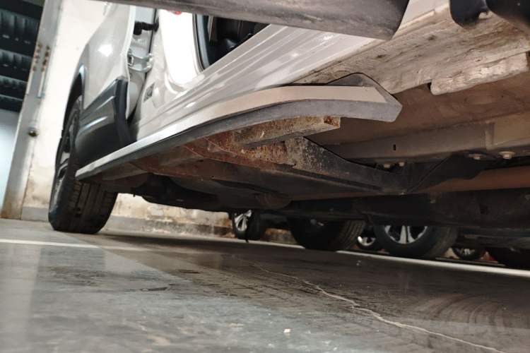 Used Honda CR-V 2021 240TURBO CVT 2WD Comfort Version Right Side Sill