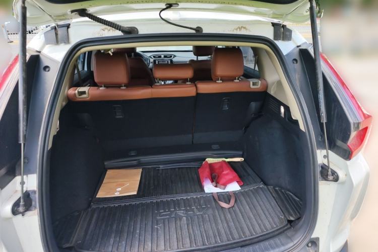Used Honda CR-V 2021 240TURBO CVT 2WD Comfort Version Trunk