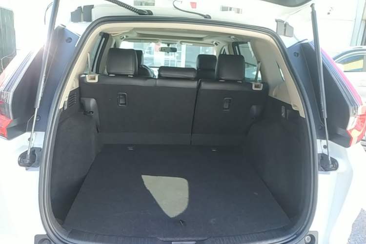 Used Honda CR-V 2021 240TURBO CVT 2WD Comfort Version Trunk