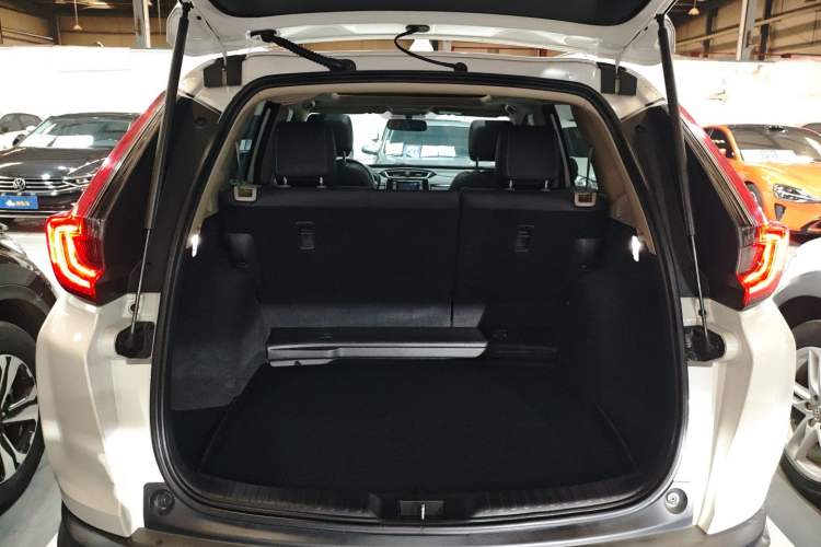 Used Honda CR-V 2021 240TURBO CVT 2WD Comfort Version Trunk