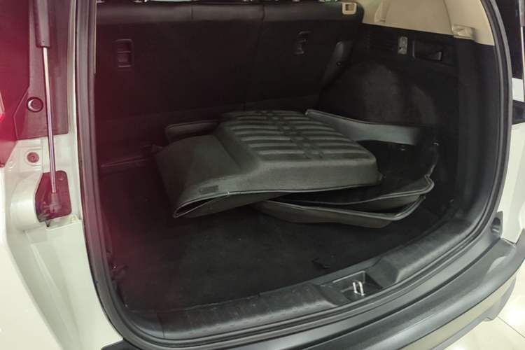 Used Honda CR-V 2021 240TURBO CVT 2WD Comfort Version Trunk