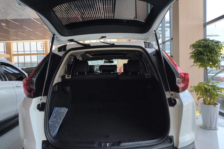 Used Honda CR-V 2021 240TURBO CVT 2WD Comfort Version Trunk