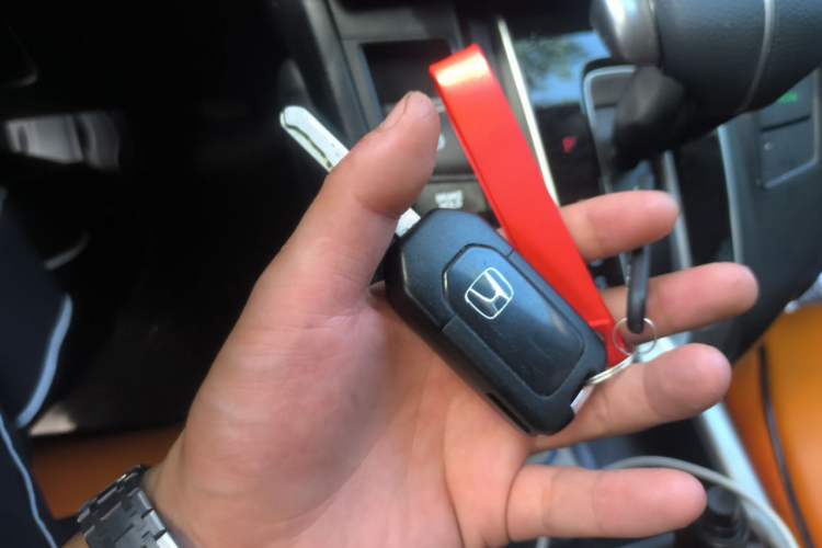 Used Honda CR-V 2021 240TURBO CVT 2WD Comfort Version Vehicle Key