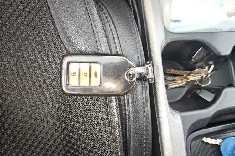 Used Honda CR-V 2021 240TURBO CVT 2WD Comfort Version Vehicle Key