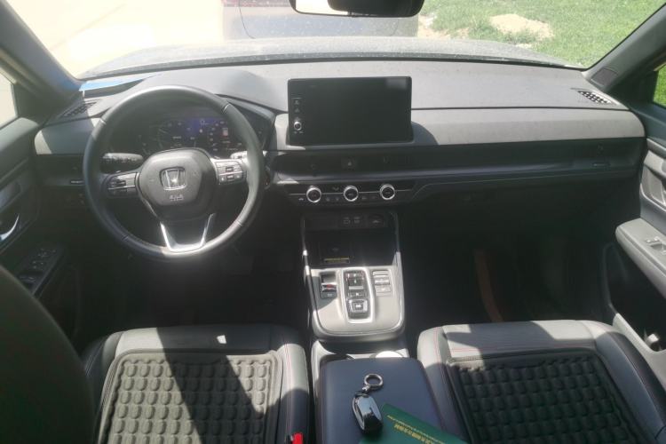 Used Honda CR-V 2023 2.0L eHEV Two-Wheel Drive Smart Edition Center Console