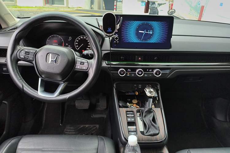 Used Honda CR-V 2023 240TURBO Two-Wheel Drive FENGSHANG Edition 5 Seats Center Console