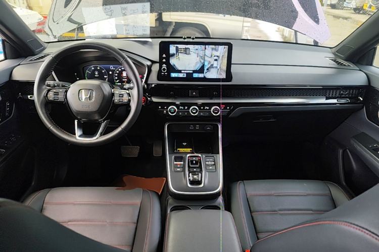 Used Honda CR-V 2023 2.0L eHEV Two-Wheel Drive Smart Brilliance Edition Center Console