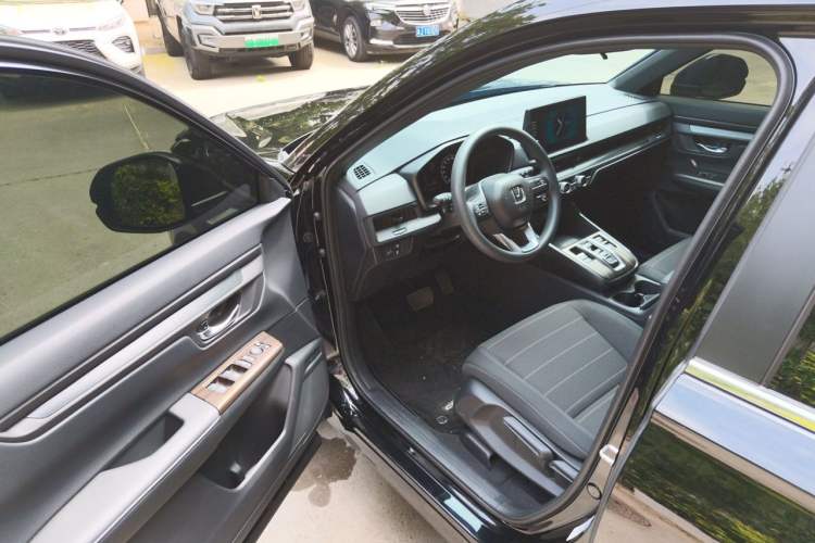 Used Honda CR-V 2023 2.0L eHEV Two-Wheel Drive Smart Edition Driver Seat
