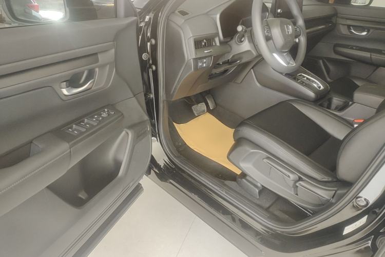 Used Honda CR-V 2023 2.0L eHEV Two-Wheel Drive Smart Edition Driver Seat