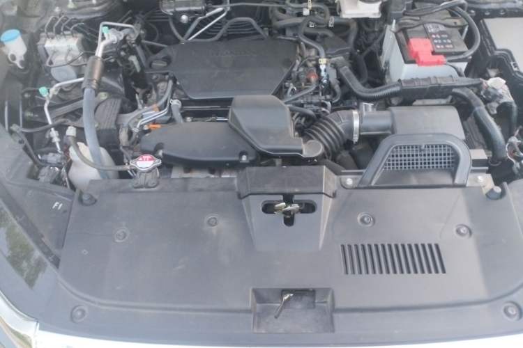 Used Honda CR-V 2023 240TURBO Two-Wheel-Drive Luxury Version 5 Seats Engine Bay