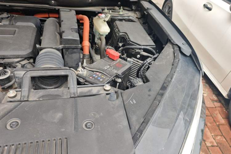 Used Honda CR-V 2023 2.0L eHEV Two-Wheel Drive Smart Edition Engine Bay Left