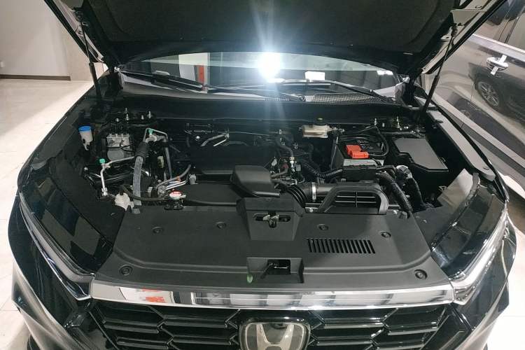 Used Honda CR-V 2023 240TURBO Two-Wheel Drive Deluxe Edition 7 Seats Engine Bay