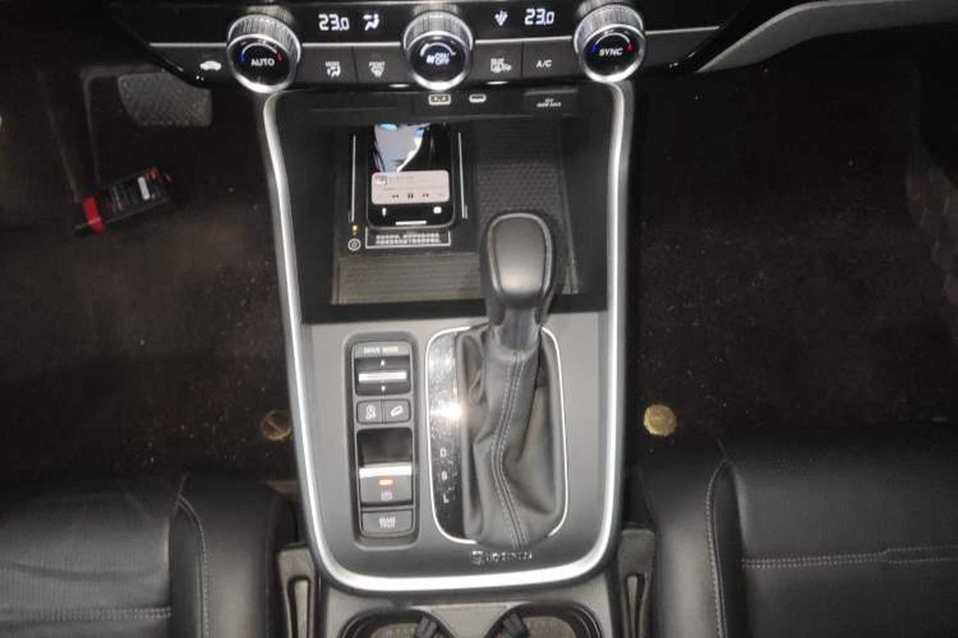 Used Honda CR-V 2023 240TURBO All-Wheel-Drive Premium Edition 5 Seats Gear Lever