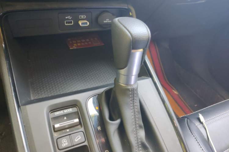 Used Honda CR-V 2023 240TURBO Two-Wheel Drive Active Version 5 Seats Gear Lever