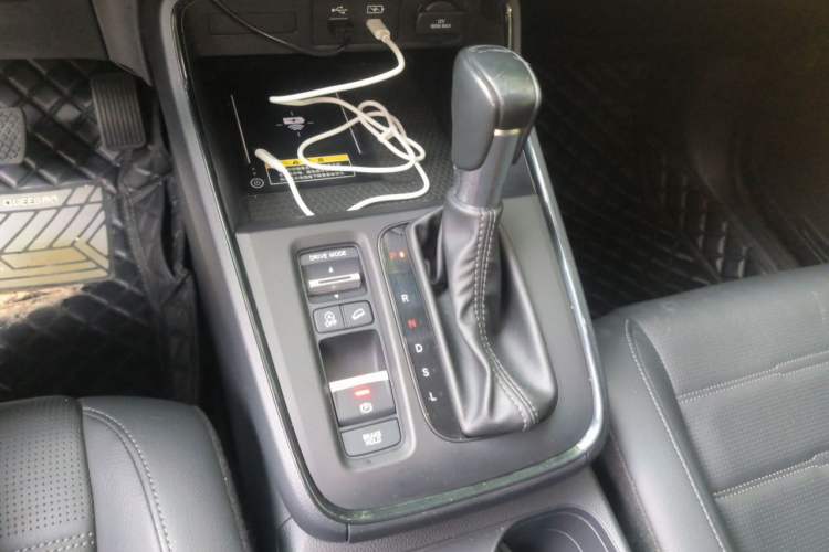 Used Honda CR-V 2023 240TURBO Two-Wheel-Drive Luxury Version 5 Seats Gear Lever