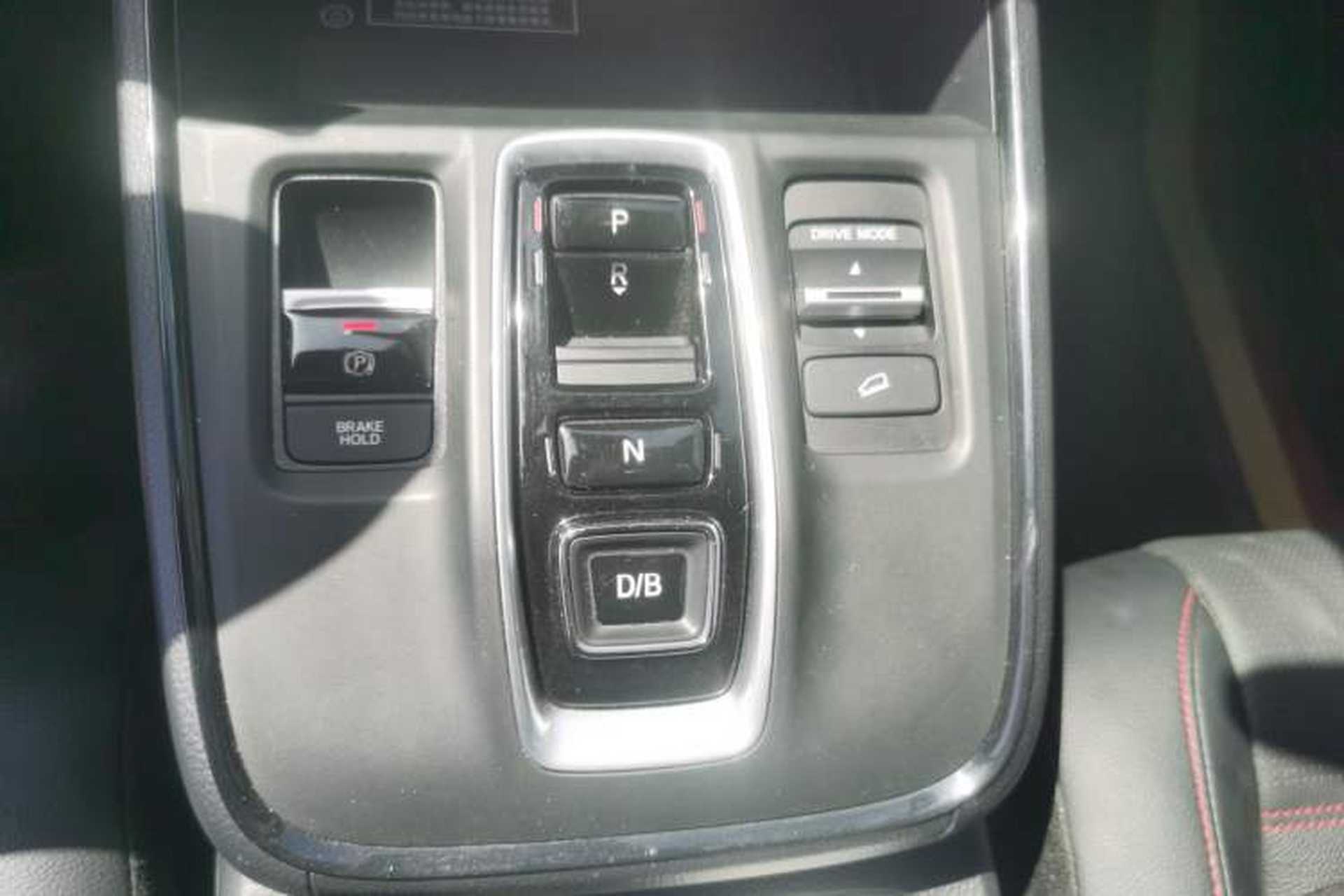 Used Honda CR-V 2023 2.0L eHEV Two-Wheel Drive Smart Edition Gear Lever
