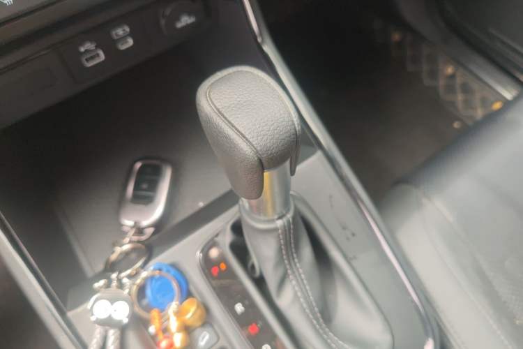 Used Honda CR-V 2023 240TURBO Two-Wheel Drive Active Version 5 Seats Gear Lever