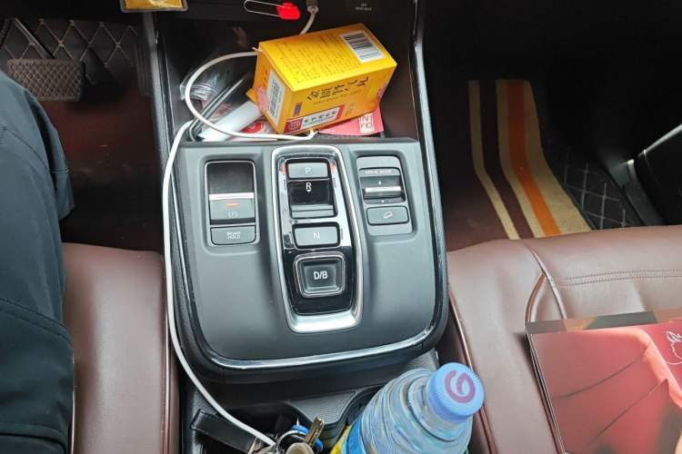 Used Honda CR-V 2023 2.0L eHEV Two-Wheel Drive Smart Edition Gear Lever