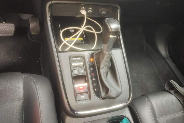 Used Honda CR-V 2023 240TURBO Two-Wheel Drive FENGSHANG Edition 5 Seats Gear Lever