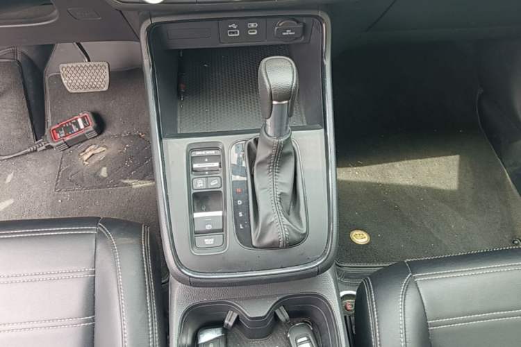 Used Honda CR-V 2023 240TURBO Two-Wheel Drive Active Version 5 Seats Gear Lever