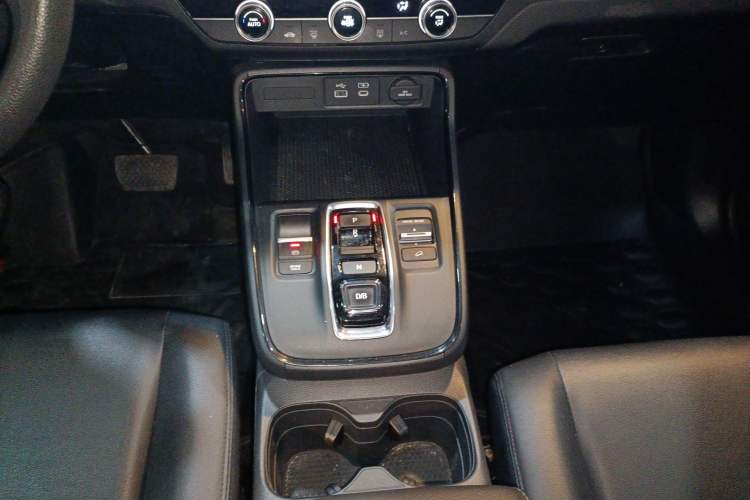 Used Honda CR-V 2023 2.0L eHEV Two-Wheel Drive Smart Edition Gear Lever