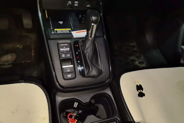 Used Honda CR-V 2023 240TURBO Two-Wheel Drive FENGSHANG Edition 5 Seats Gear Lever