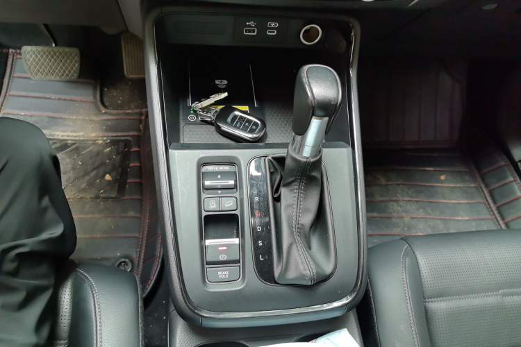 Used Honda CR-V 2023 240TURBO Two-Wheel Drive Smart Edition 5 Seats Gear Lever
