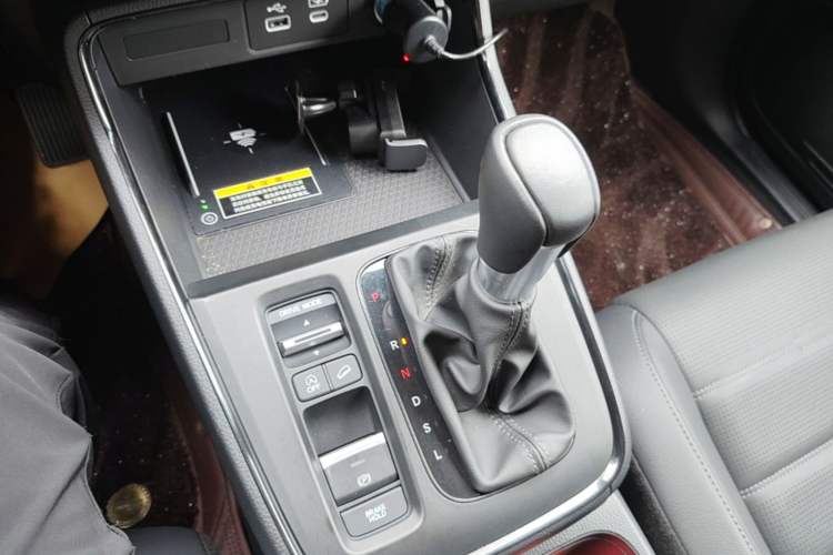 Used Honda CR-V 2023 240TURBO Two-Wheel Drive FENGSHANG Edition 5 Seats Gear Lever