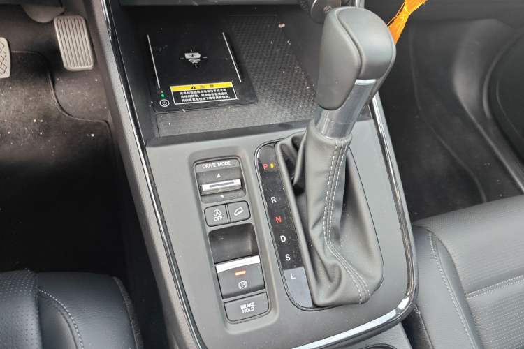 Used Honda CR-V 2023 240TURBO Two-Wheel Drive FENGSHANG Edition 5 Seats Gear Lever