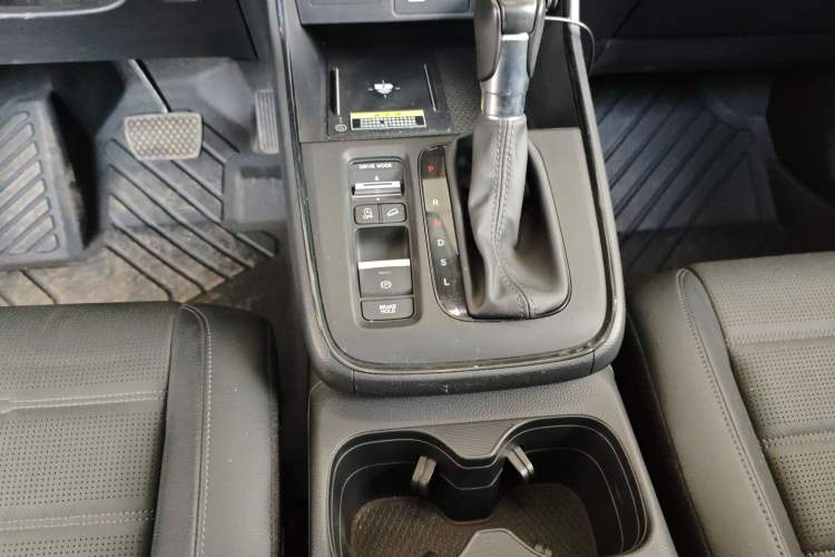 Used Honda CR-V 2023 240TURBO Two-Wheel Drive FENGSHANG Edition 5 Seats Gear Lever