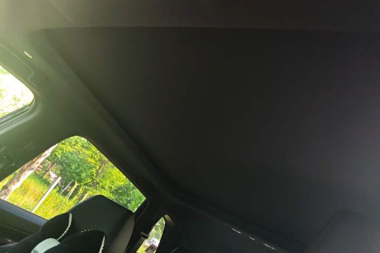 Used Honda CR-V 2023 2.0L eHEV Two-Wheel Drive Smart Edition Headliner