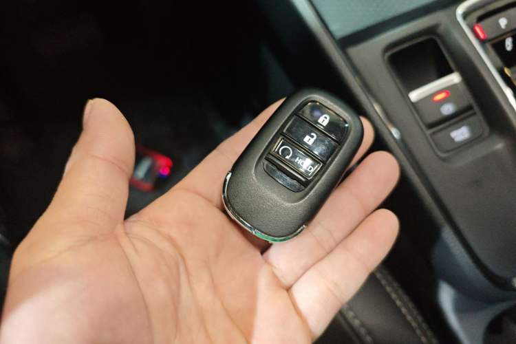 Used Honda CR-V 2023 2.0L eHEV Two-Wheel Drive Smart Edition Interior 1