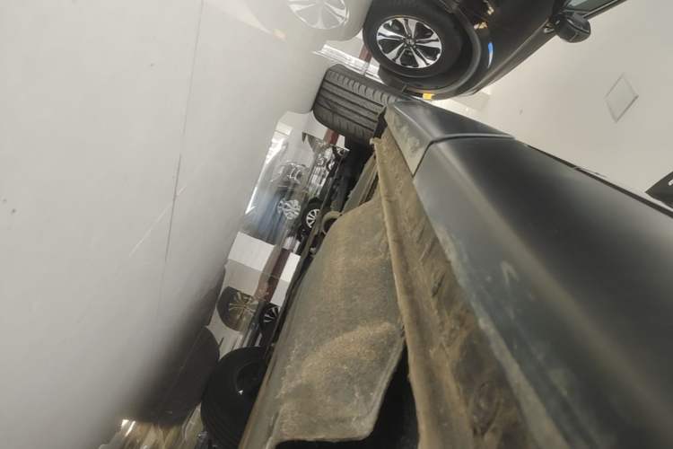 Used Honda CR-V 2023 2.0L eHEV Two-Wheel Drive Smart Edition Left Side Sill