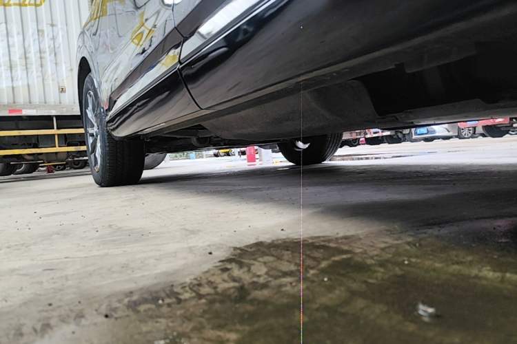 Used Honda CR-V 2023 2.0L eHEV Two-Wheel Drive Smart Brilliance Edition Left Side Sill