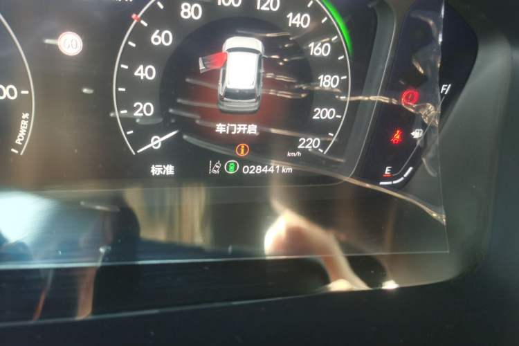 Used Honda CR-V 2023 2.0L eHEV Two-Wheel Drive Smart Edition Odometer Close Up