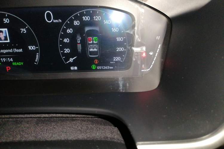 Used Honda CR-V 2023 2.0L eHEV Four-Wheel Drive Prestige Edition Odometer Close Up