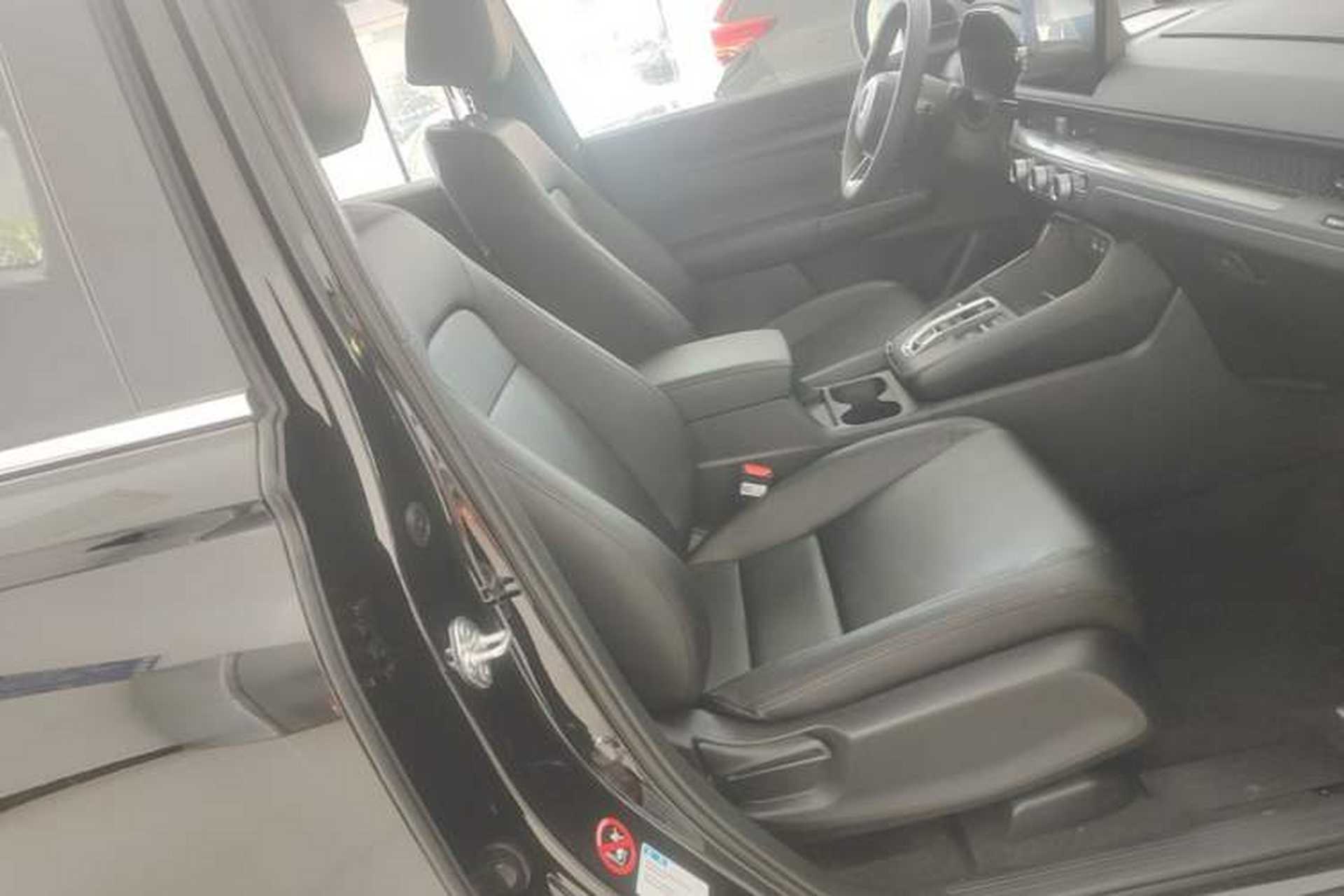 Used Honda CR-V 2023 2.0L eHEV Two-Wheel Drive Smart Edition Right Front Seat