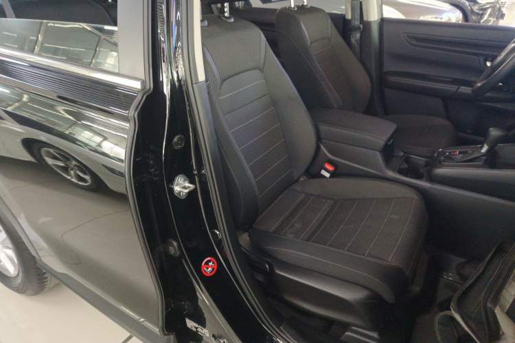 Used Honda CR-V 2023 240TURBO Two-Wheel Drive Active Version 5 Seats Right Front Seat