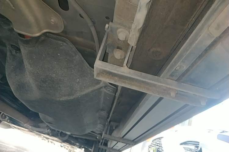 Used Honda CR-V 2023 2.0L eHEV Two-Wheel Drive Smart Edition Right Side Sill