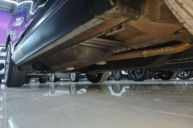 Used Honda CR-V 2023 240TURBO All-Wheel-Drive Premium Edition 5 Seats Right Side Sill