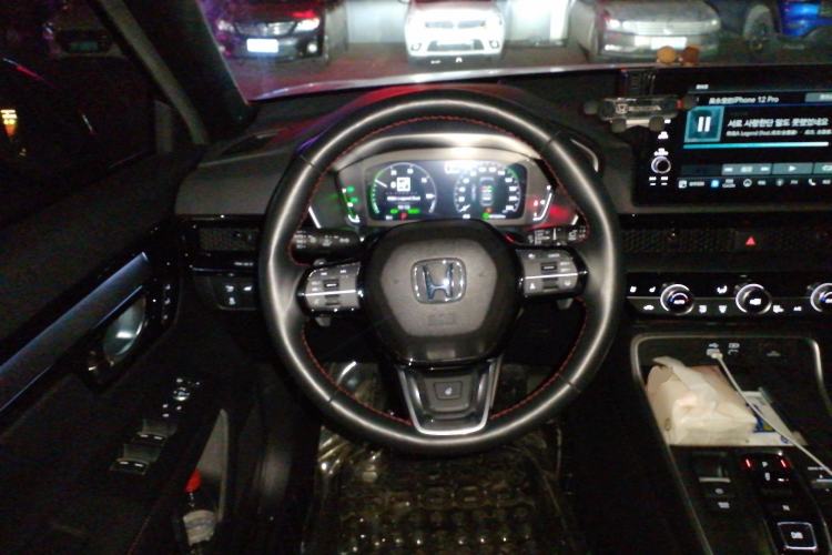 Used Honda CR-V 2023 2.0L eHEV Four-Wheel Drive Prestige Edition Steering Wheel