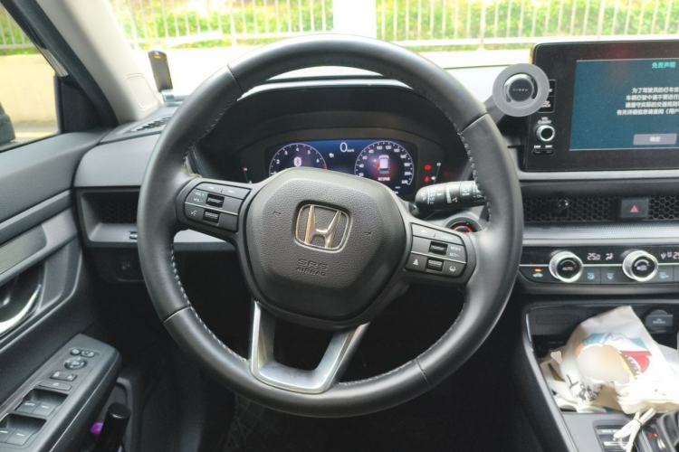 Used Honda CR-V 2023 240TURBO Two-Wheel-Drive Luxury Version 5 Seats Steering Wheel
