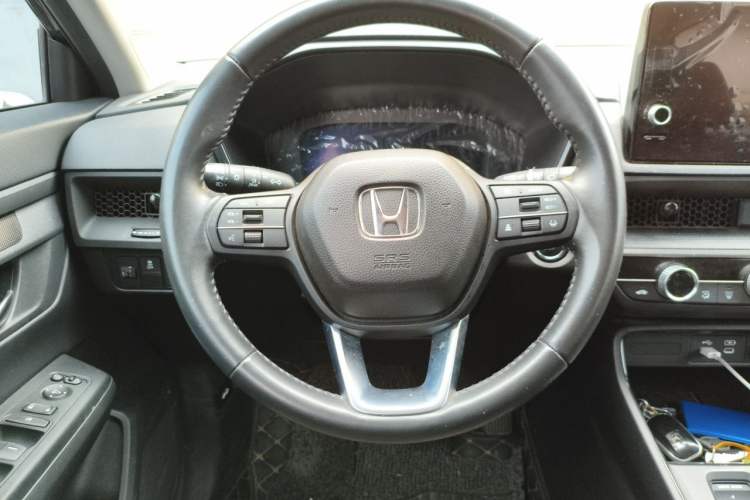 Used Honda CR-V 2023 240TURBO Two-Wheel Drive Smart Edition 5 Seats Steering Wheel