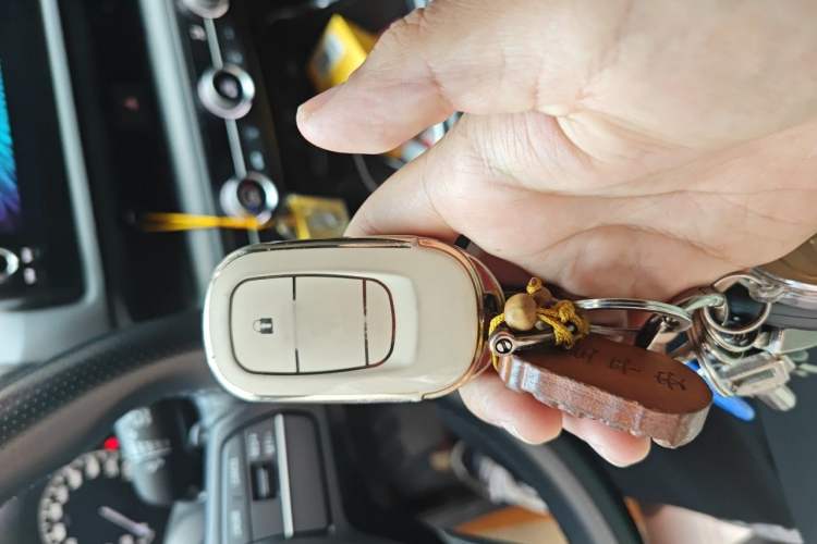 Used Honda CR-V 2023 2.0L eHEV Two-Wheel Drive Smart Edition Vehicle Key