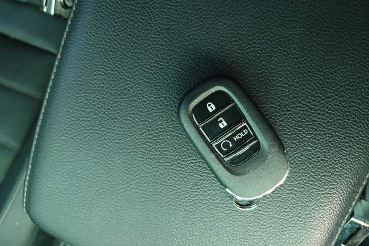 Used Honda CR-V 2023 240TURBO Two-Wheel-Drive Luxury Version 5 Seats Vehicle Key