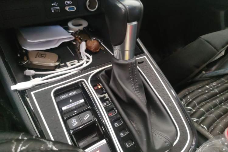 Used Honda CR-V 2023 240TURBO Two-Wheel Drive FENGSHANG Edition 5 Seats Gear Lever