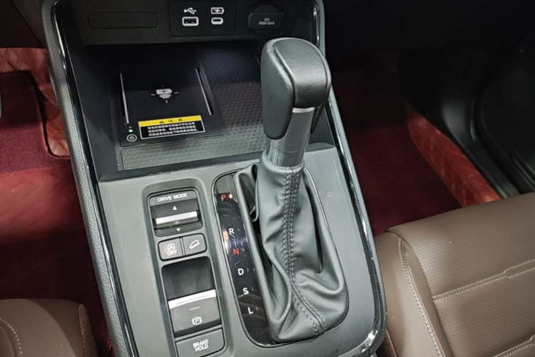 Used Honda CR-V 2023 240TURBO Two-Wheel Drive Smart Edition 5 Seats Gear Lever