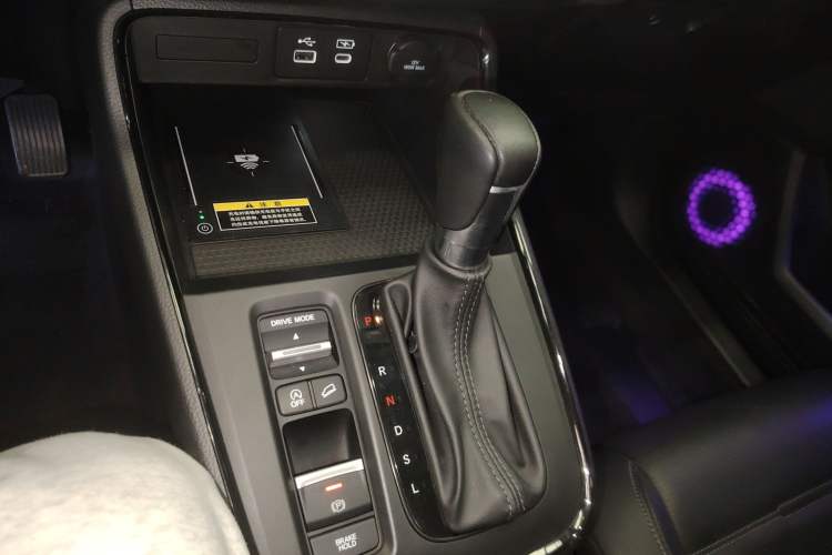 Used Honda CR-V 2023 240TURBO Two-Wheel Drive Smart Edition 5 Seats Gear Lever