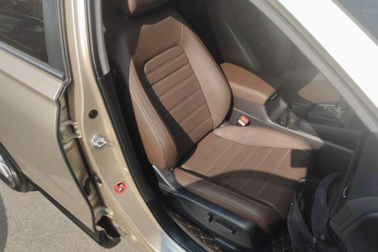 Used Honda CR-V 2023 240TURBO Two-Wheel Drive Smart Edition 5 Seats Right Front Seat