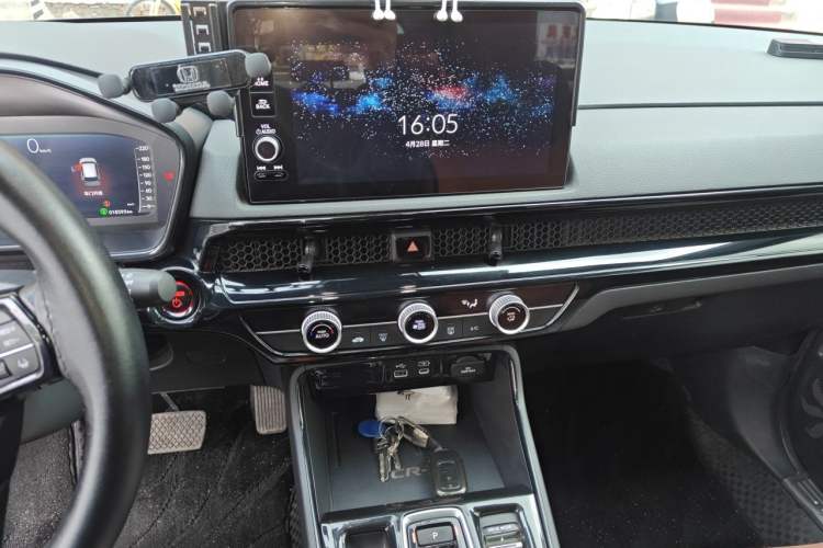 Used Honda CR-V 2023 2.0L eHEV Two-Wheel Drive Smart Edition Audio And AC Panel
